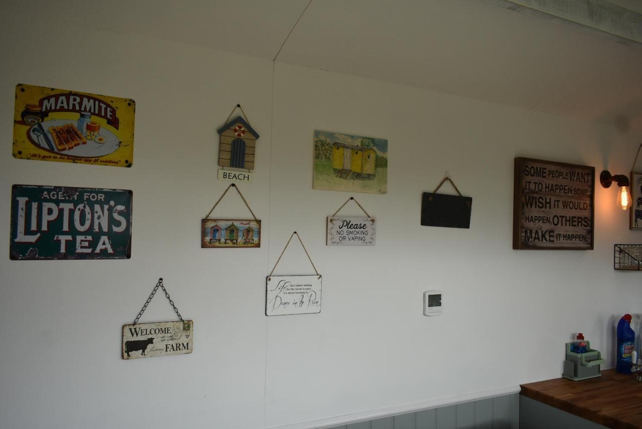 Lanterns Shepherds Huts & Glamping Happisburgh Eksteriør billede