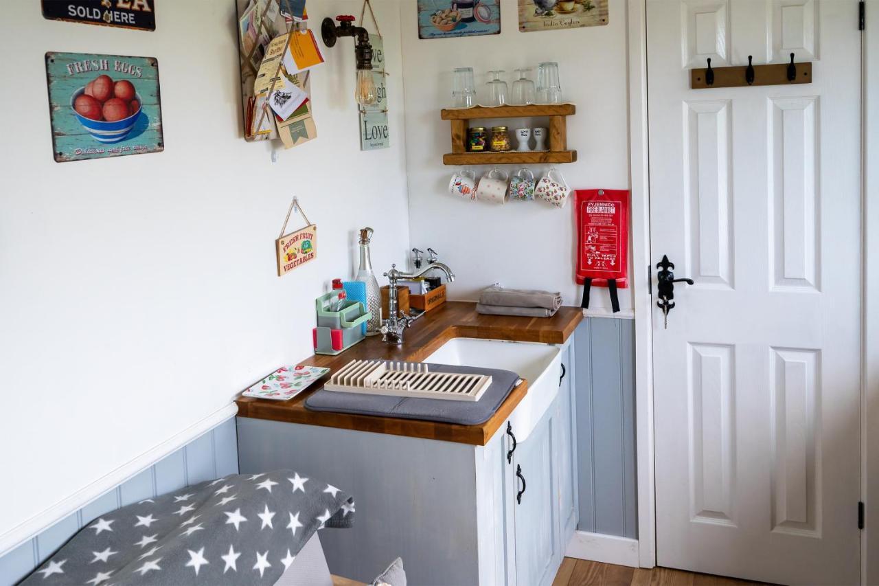 Lanterns Shepherds Huts & Glamping Happisburgh Eksteriør billede